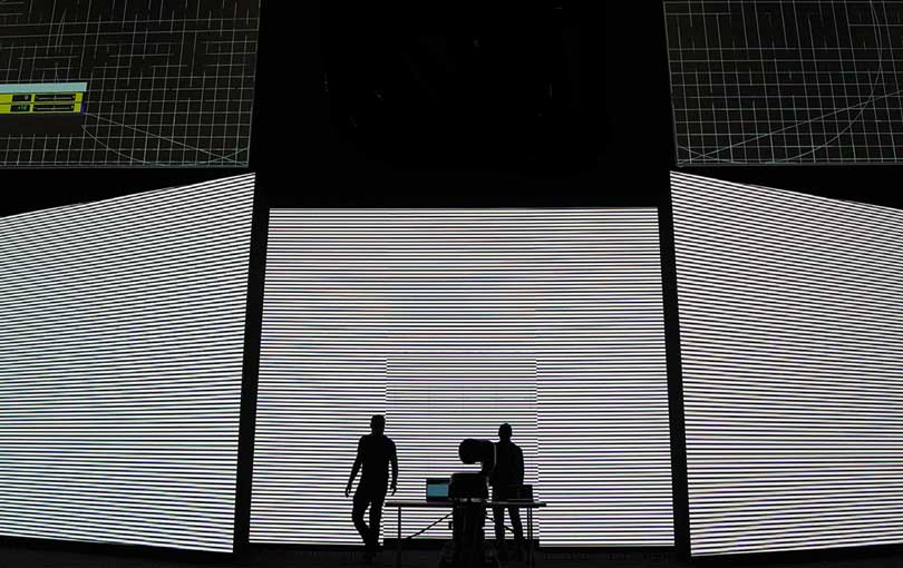 nationwide-video-led-techs-on-show-site