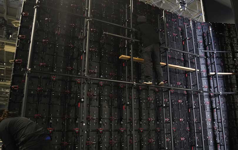 nationwide-video-led-techs-on-show-site